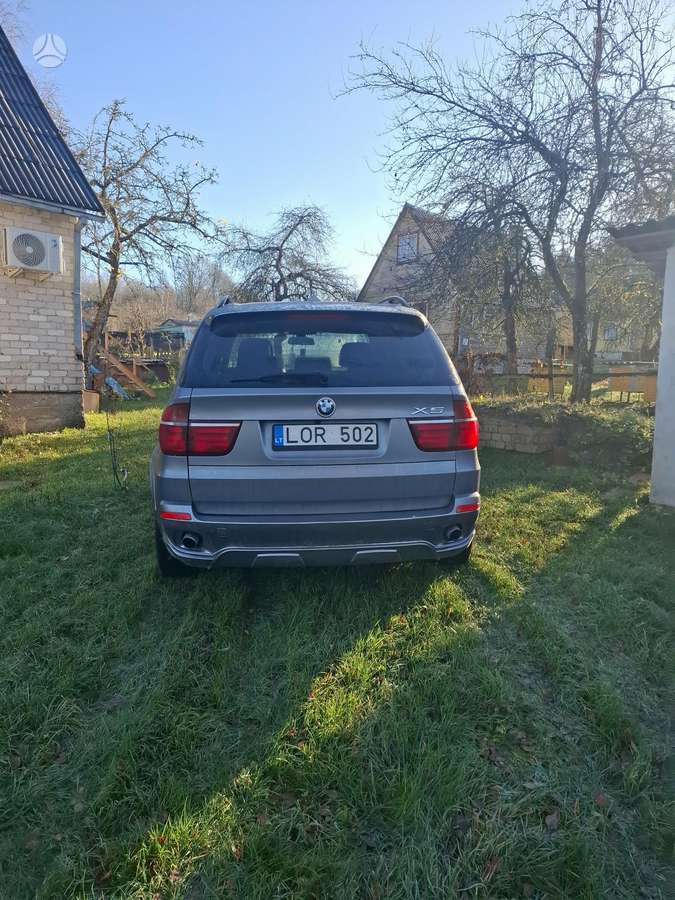 BMW X5 2008 — rear view