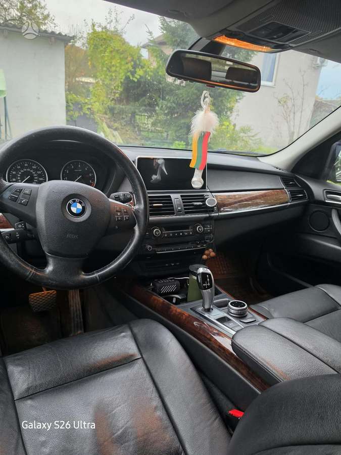 BMW X5 2008 — engine 3000 cm³, 272 HP (200kW)