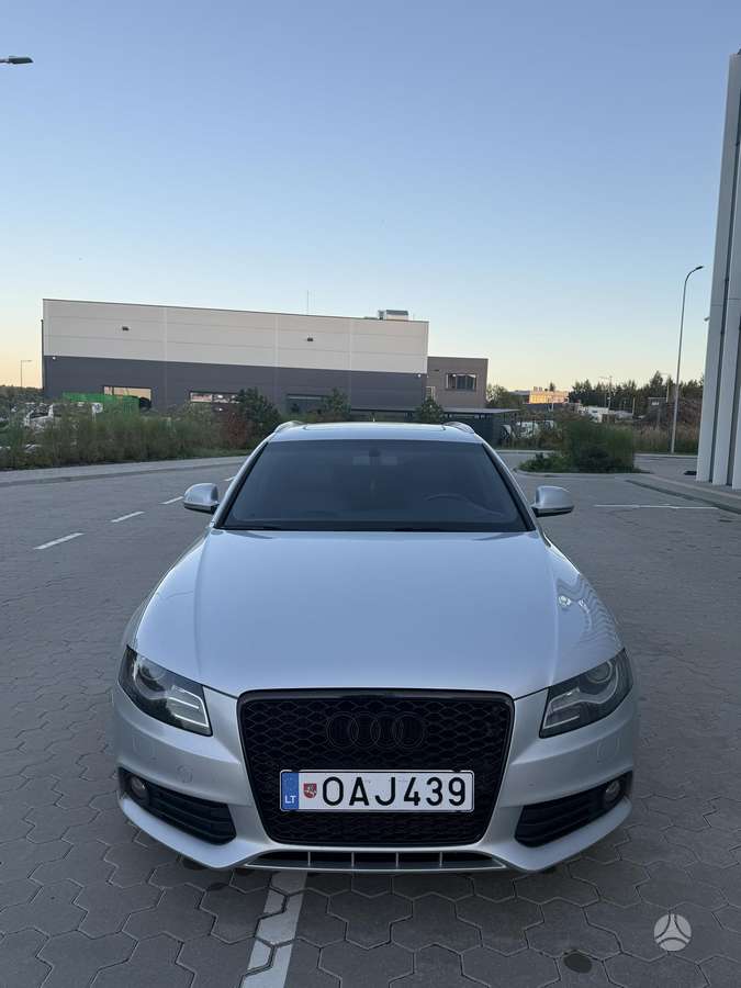 Audi A4 2009 — вигляд ззаду