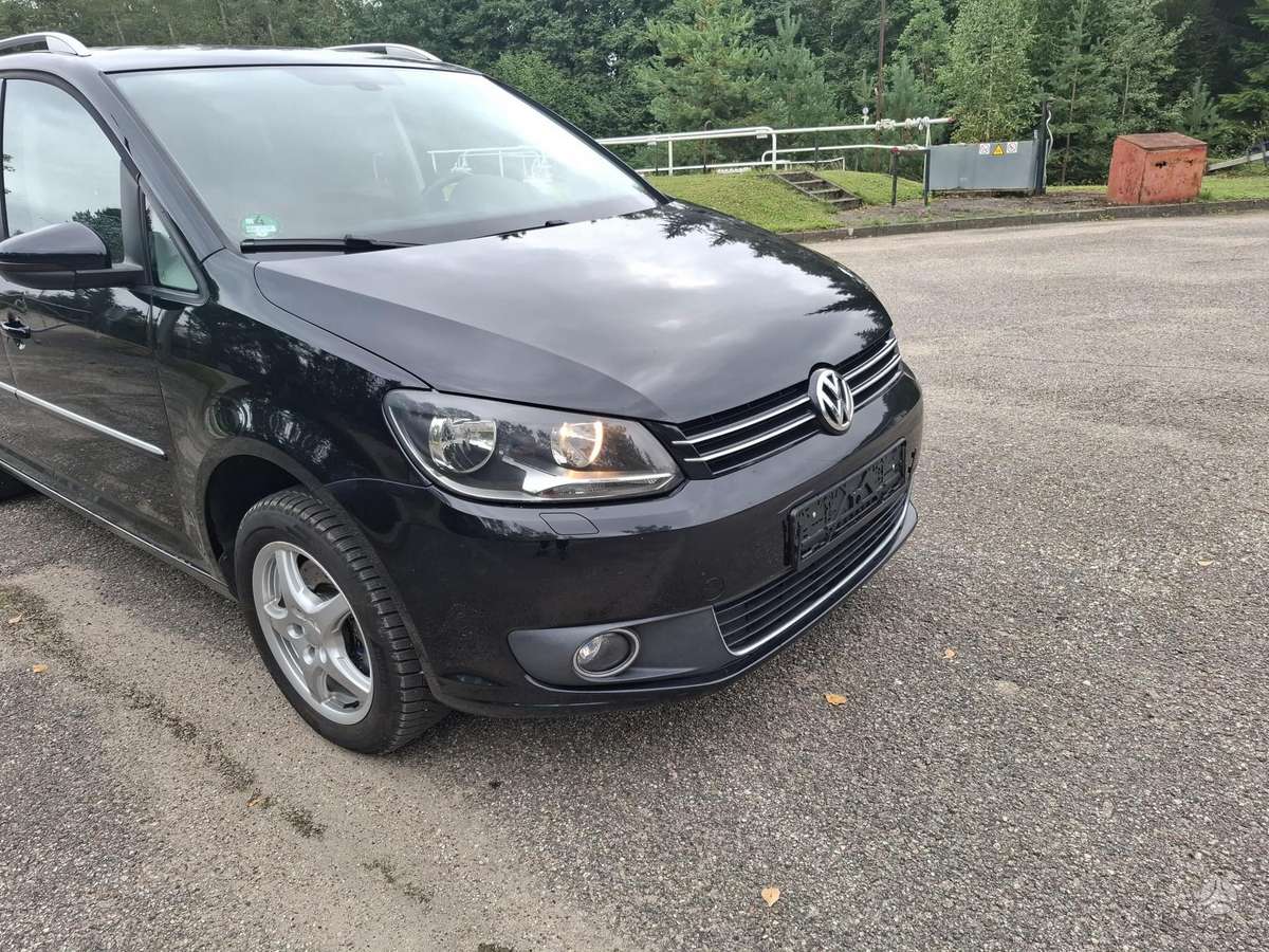 Volkswagen Touran 2011 — photo 6