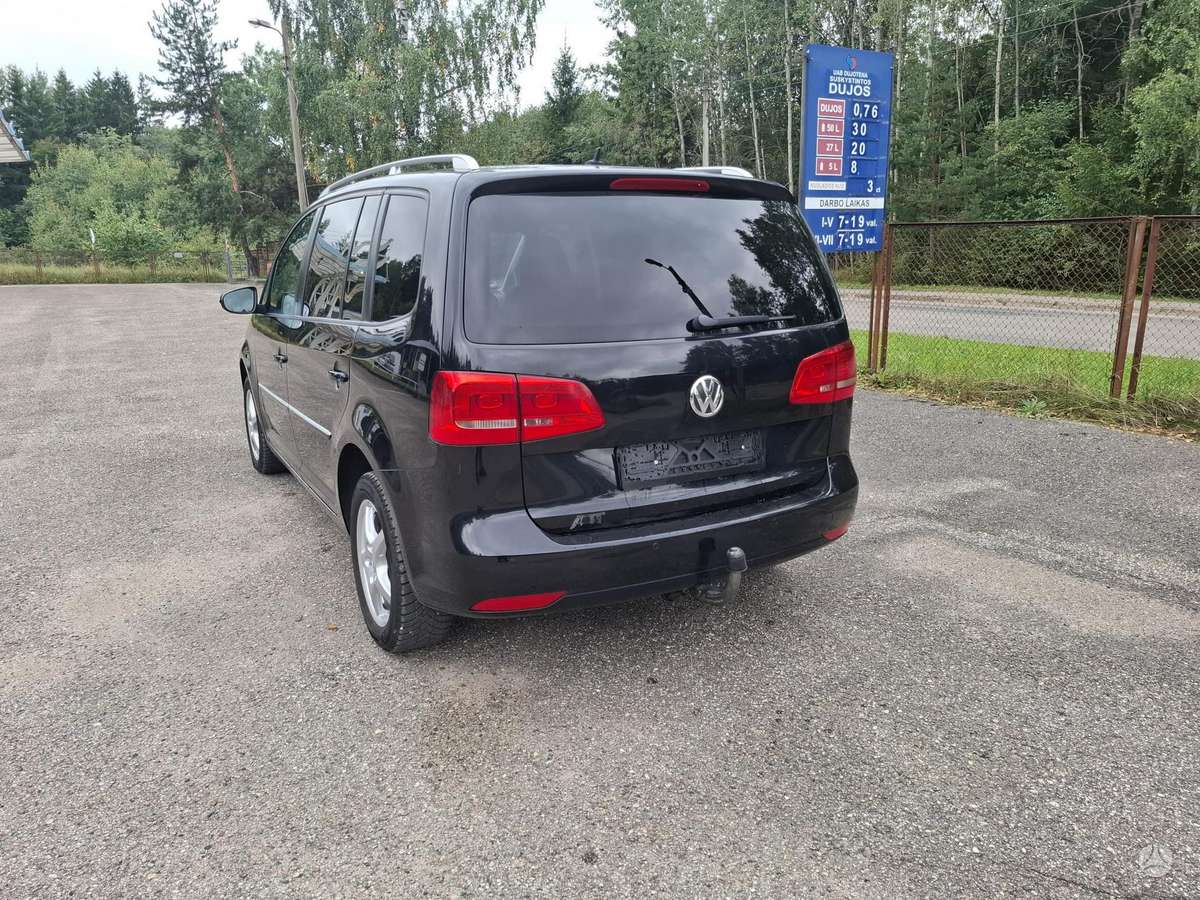 Volkswagen Touran 2011 — photo 7