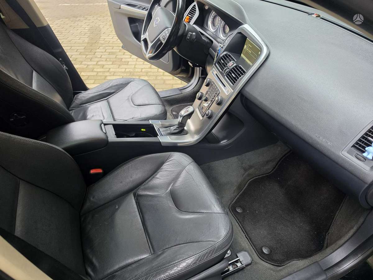 Volvo XC60 2013 — photo 13