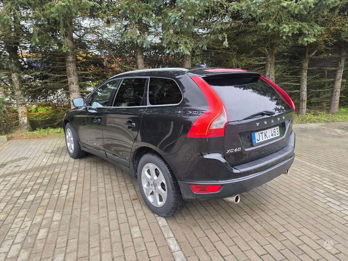 Volvo XC60 2013 — interior