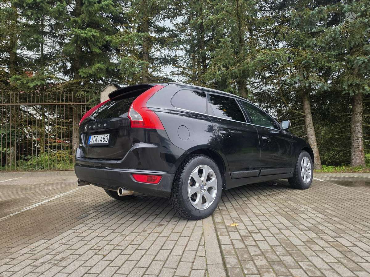 Volvo XC60 2013 — engine 3200 cm³, 243 HP (179kW)