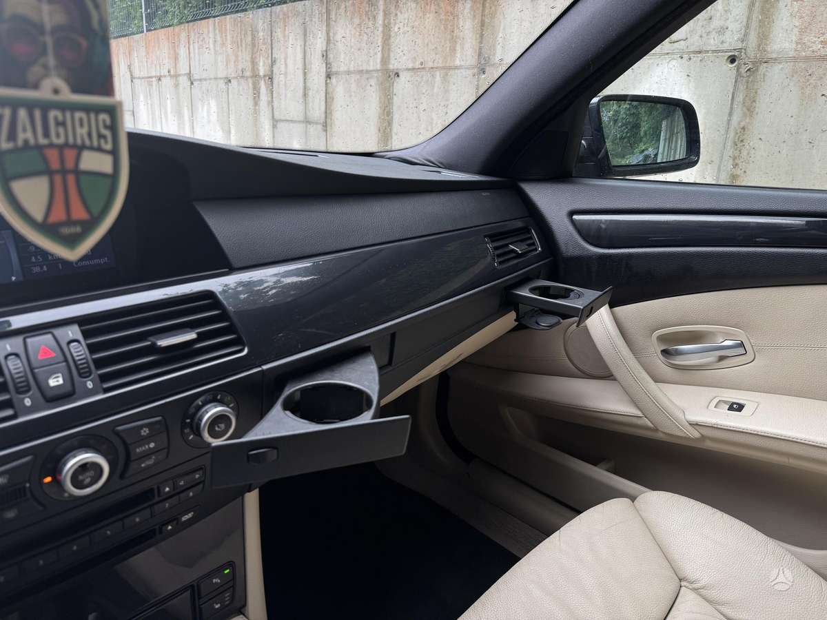 BMW 525 2008 — photo 18