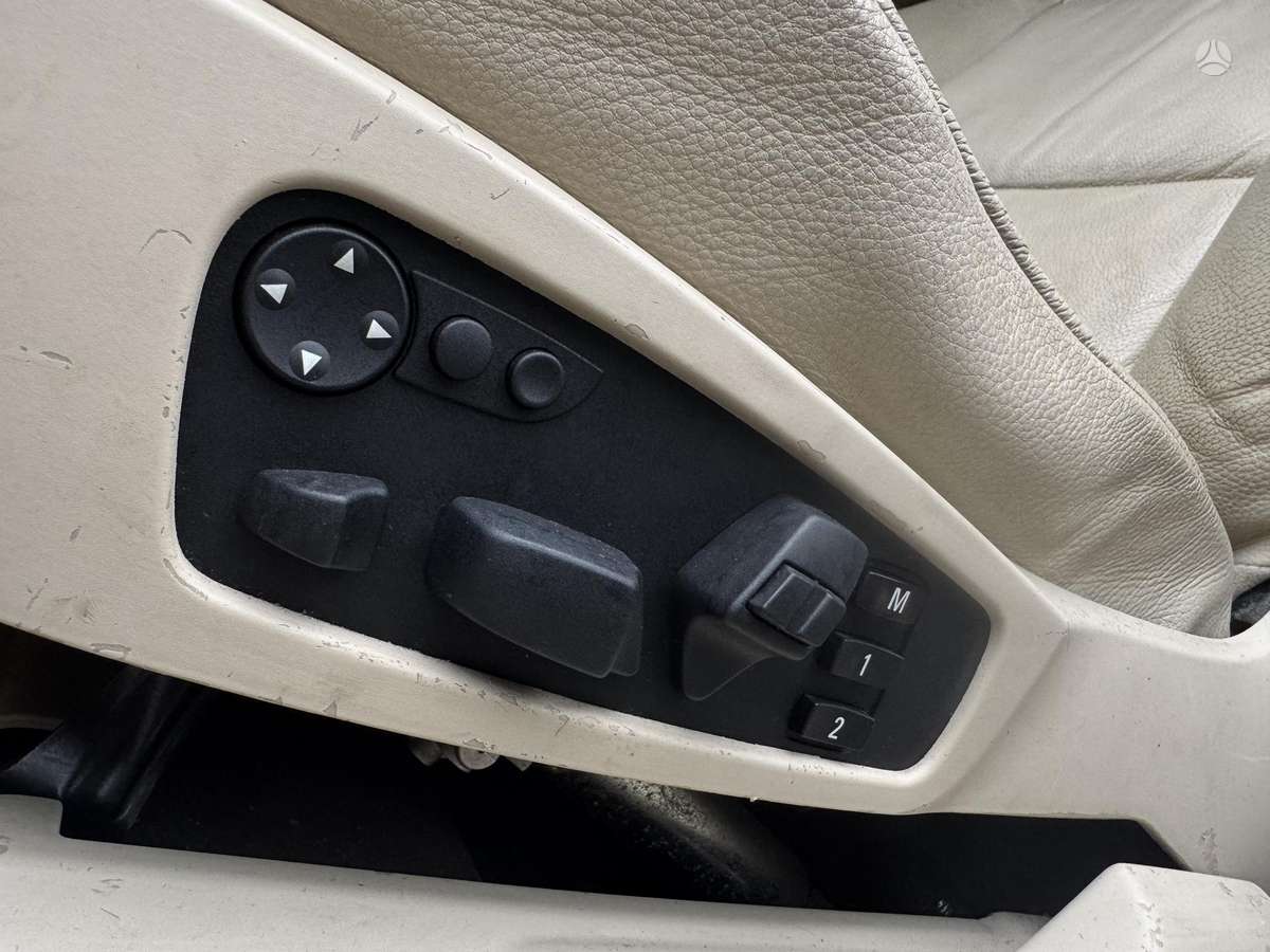 BMW 525 2008 — photo 21