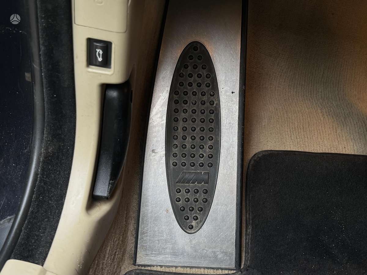 BMW 525 2008 — photo 25