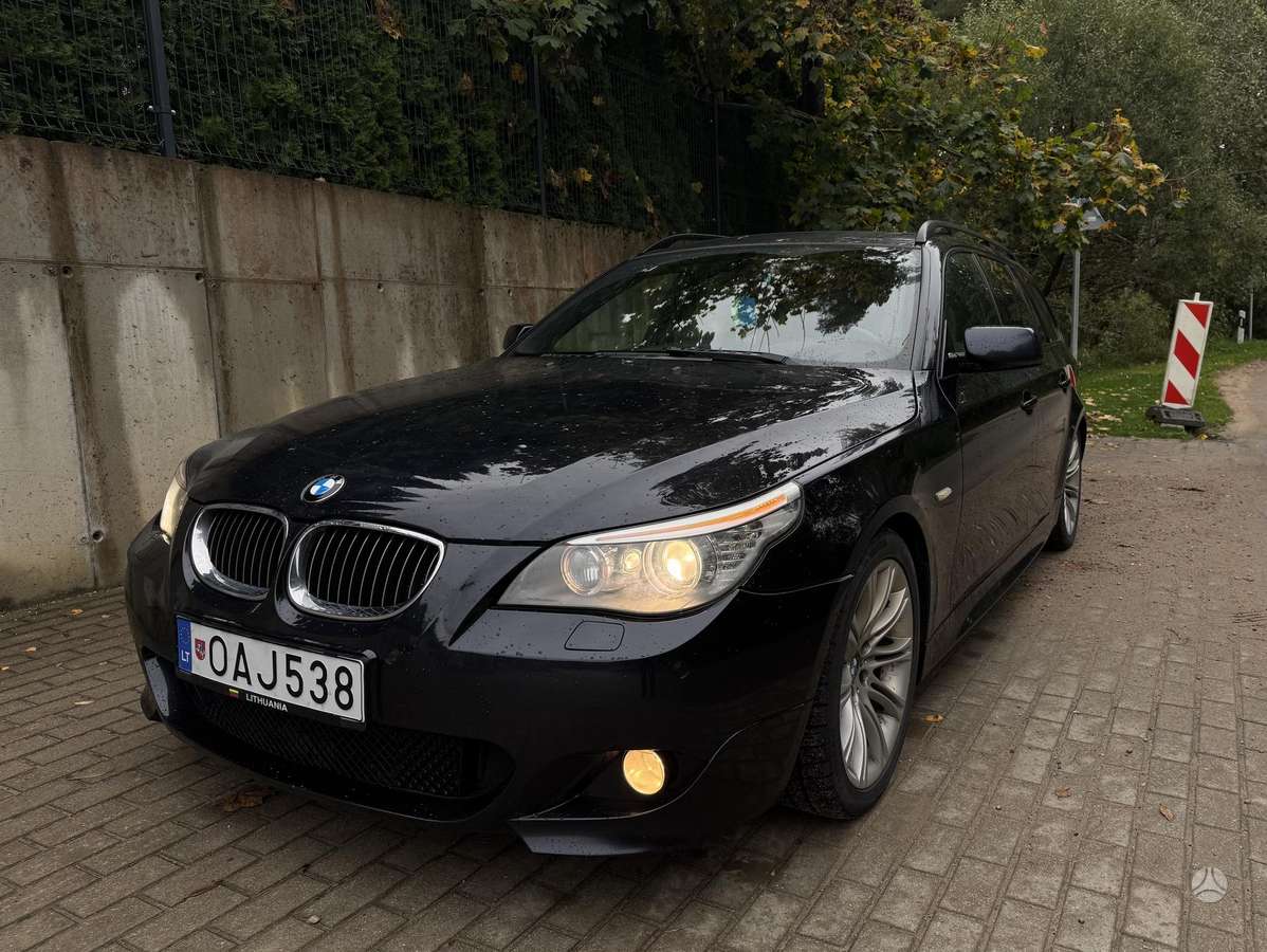 BMW 525 2008 — interior