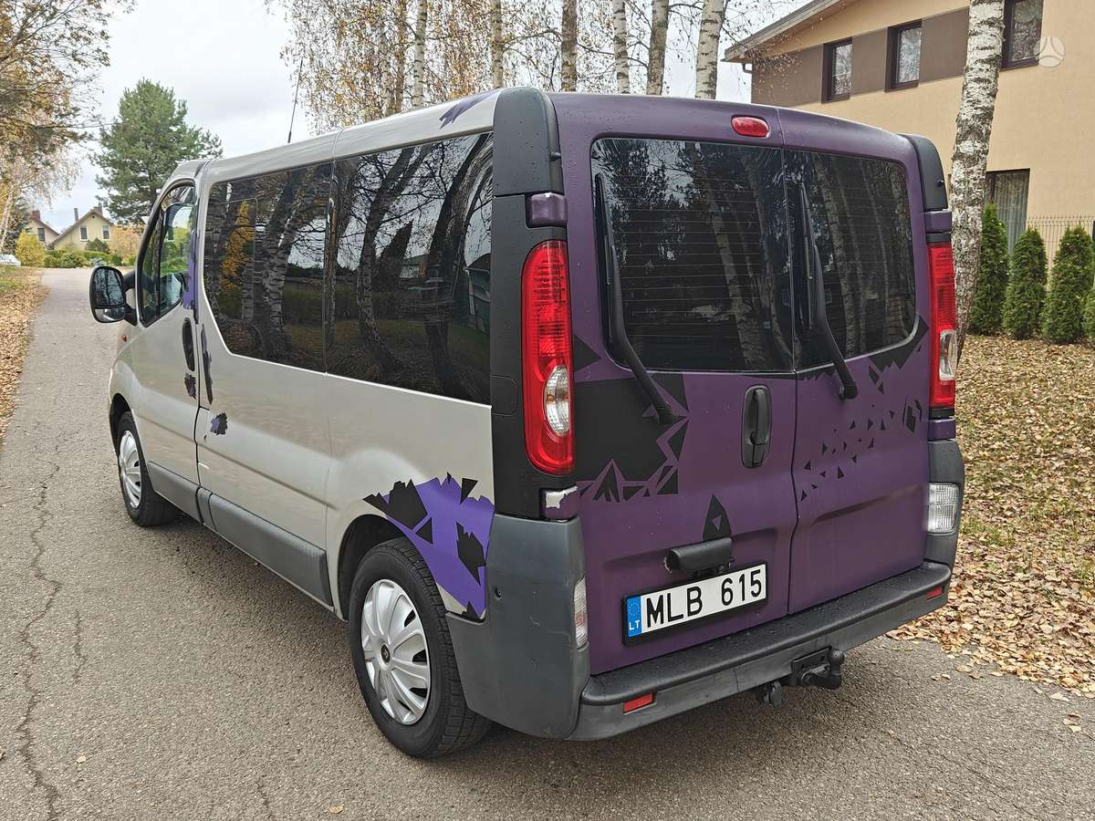Renault Trafic 2008 — салон