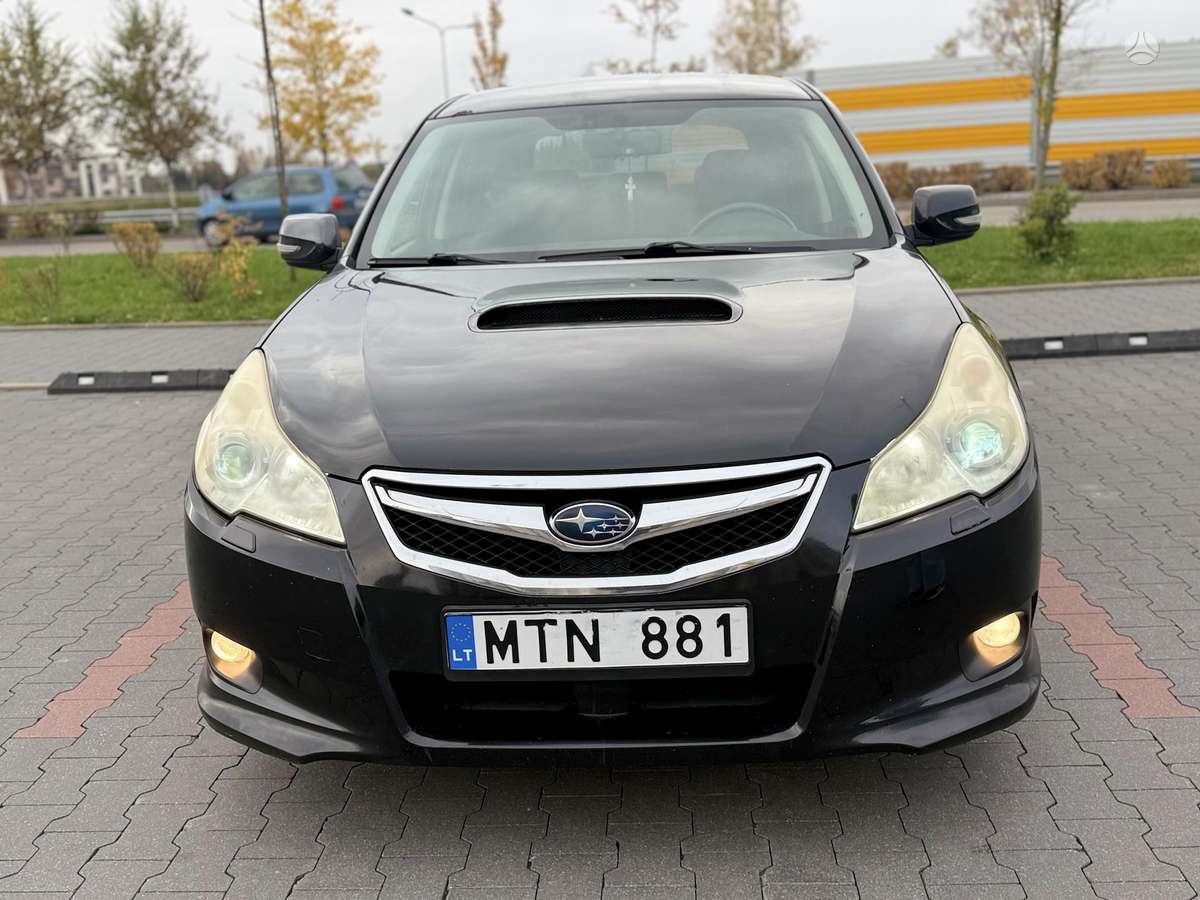 Subaru Legacy 2009 — салон