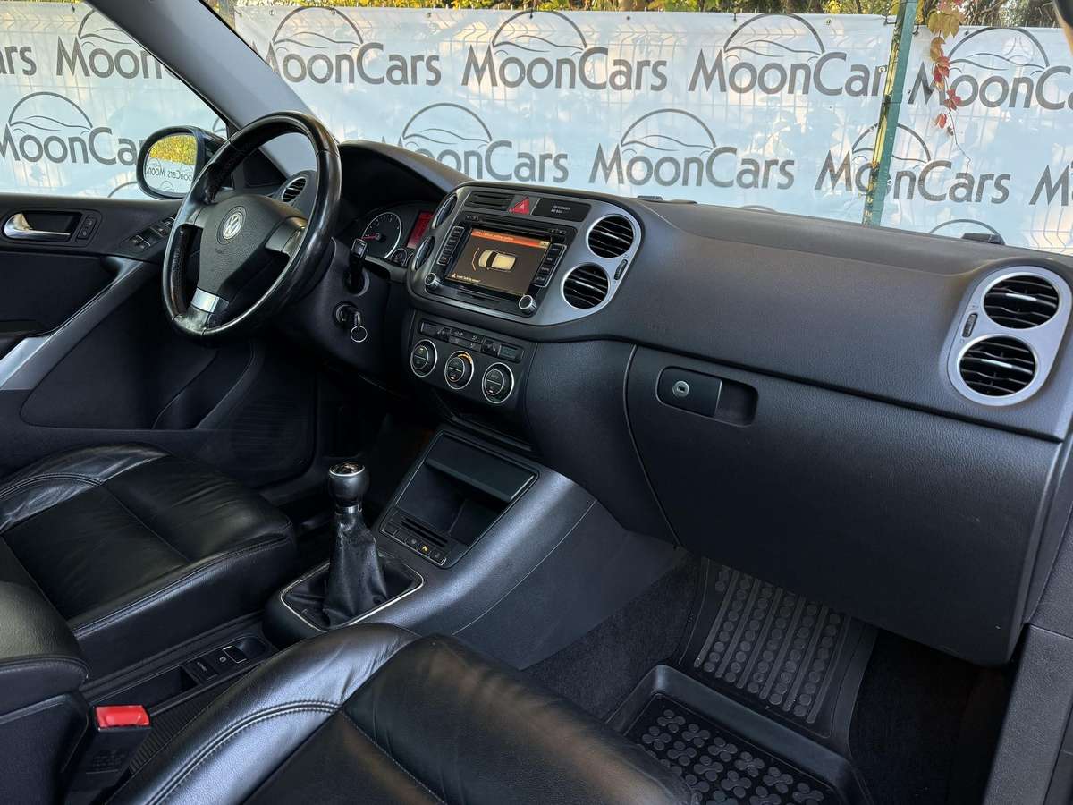 Volkswagen Tiguan 2009 — photo 12