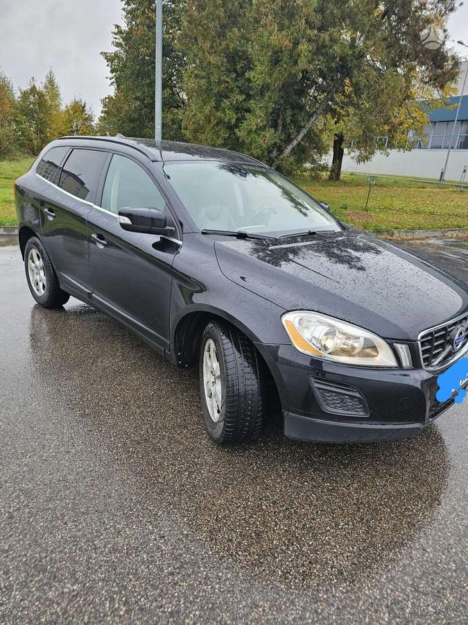 Volvo XC60 2012 — interior