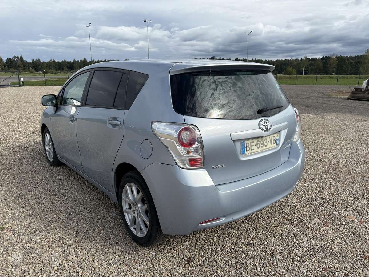 Toyota Verso 2010 — photo 5