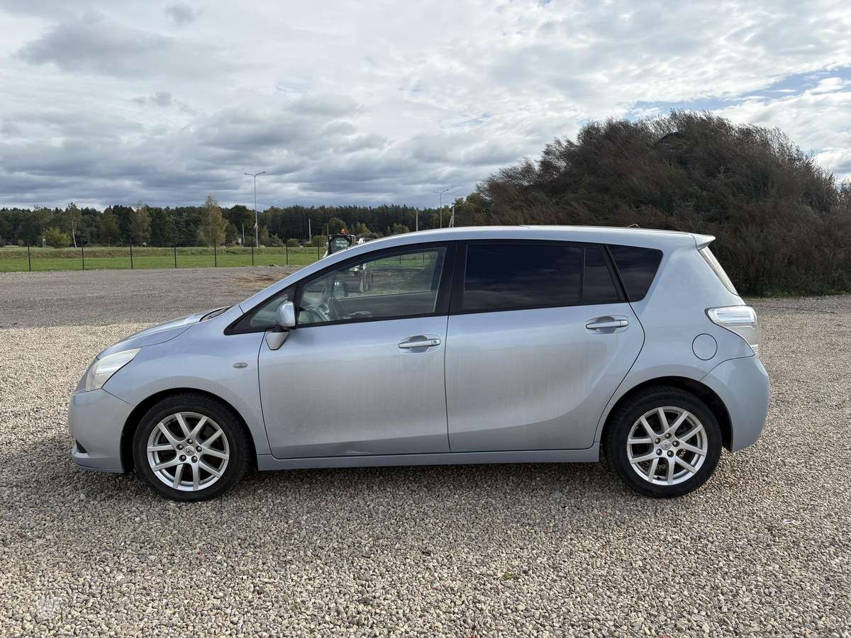 Toyota Verso 2010 — photo 6