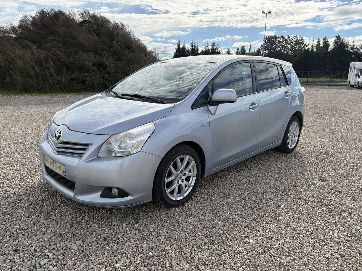 Toyota Verso 2010 — photo 7