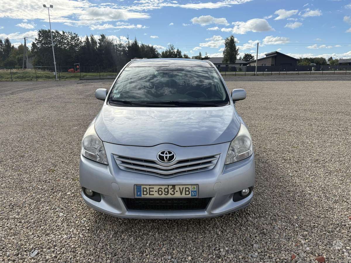 Toyota Verso 2010 — photo 8