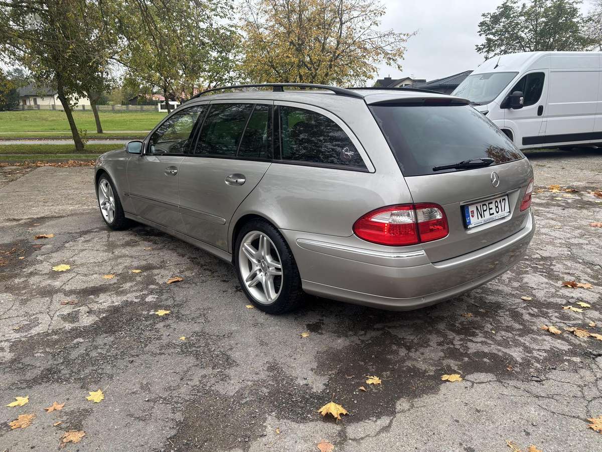 Mercedes-Benz E500 2004 — photo 6