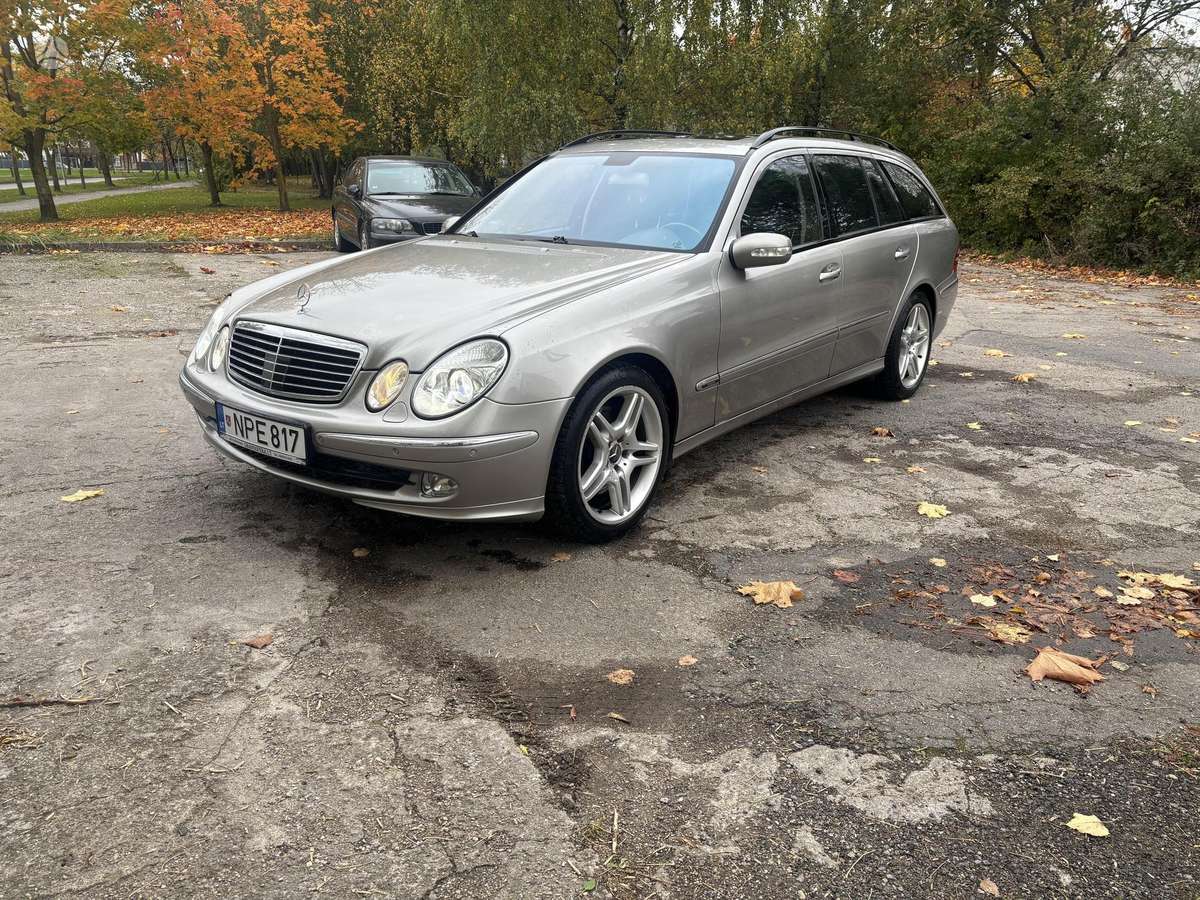 Mercedes-Benz E500 2004 — photo 8