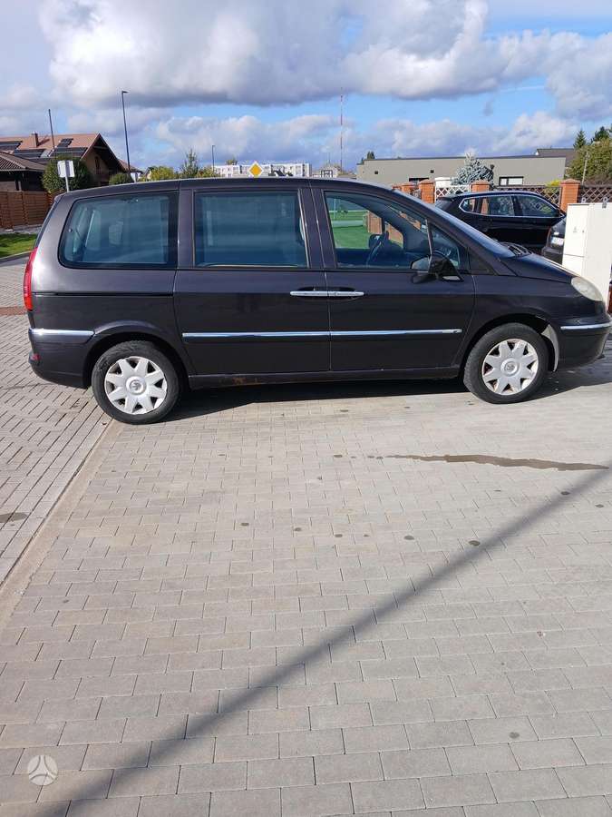 Peugeot 807 2008 — вигляд ззаду