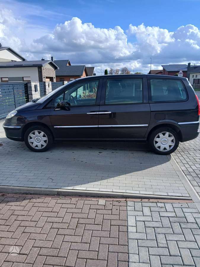 Peugeot 807 2008 — салон