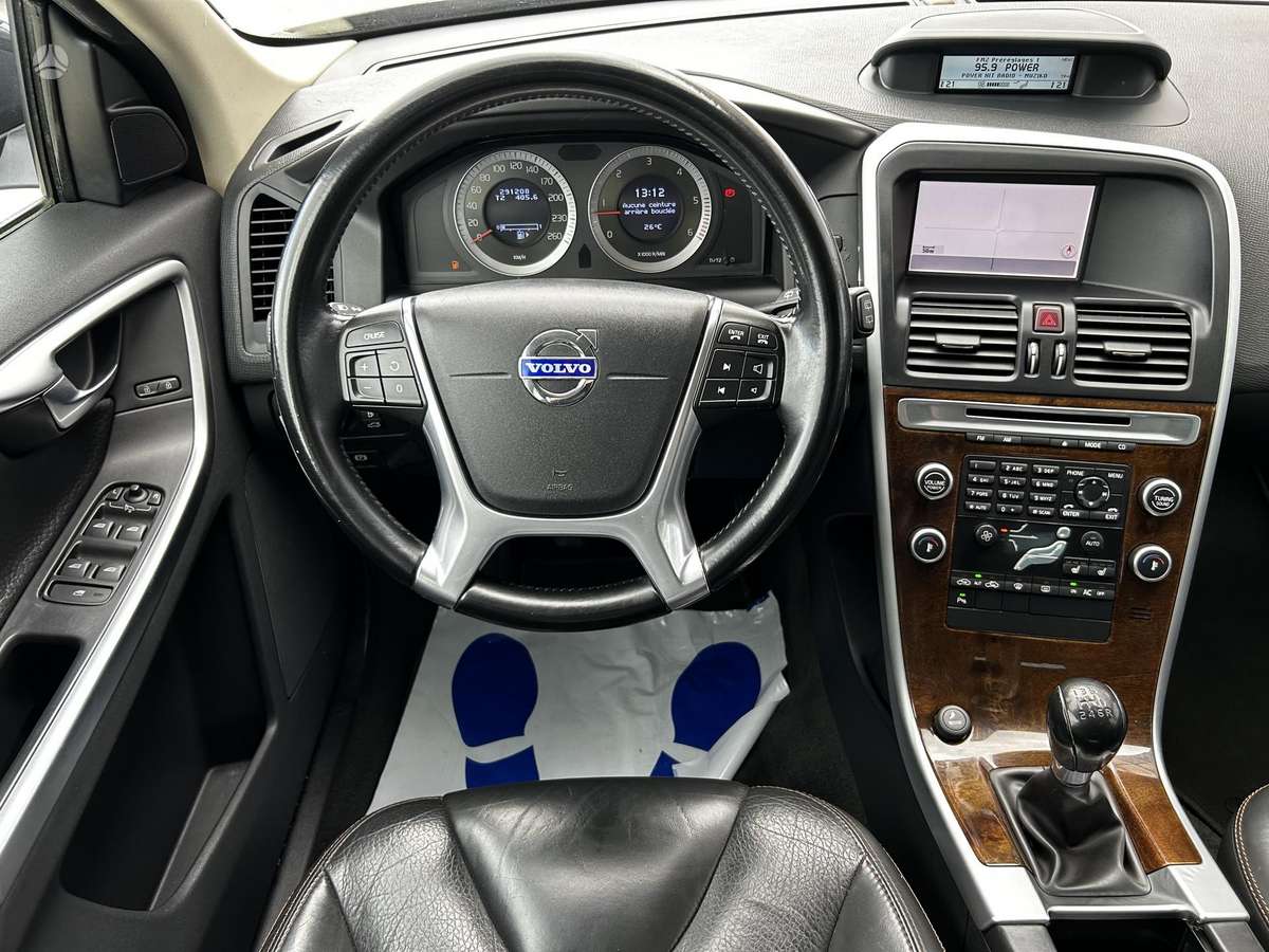 Volvo XC60 2010 — photo 12