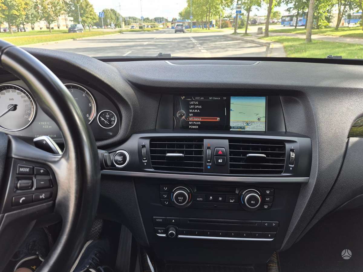 BMW X3 2014 — photo 9