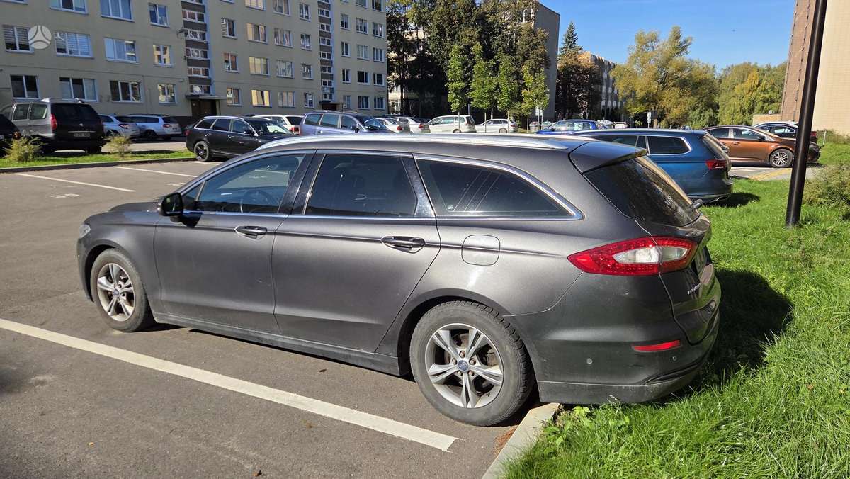 Ford Mondeo 2015 — interior