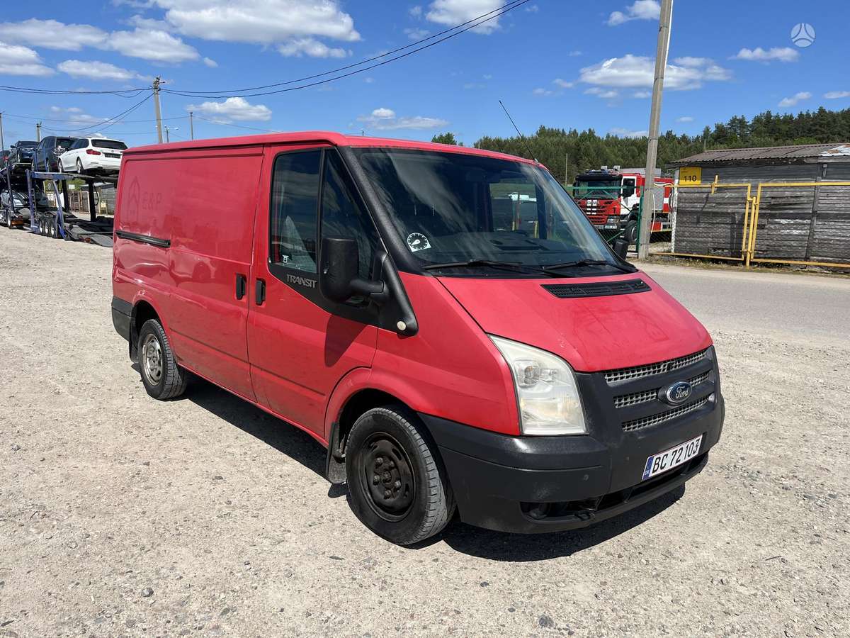 Ford Transit 2012 — вигляд ззаду