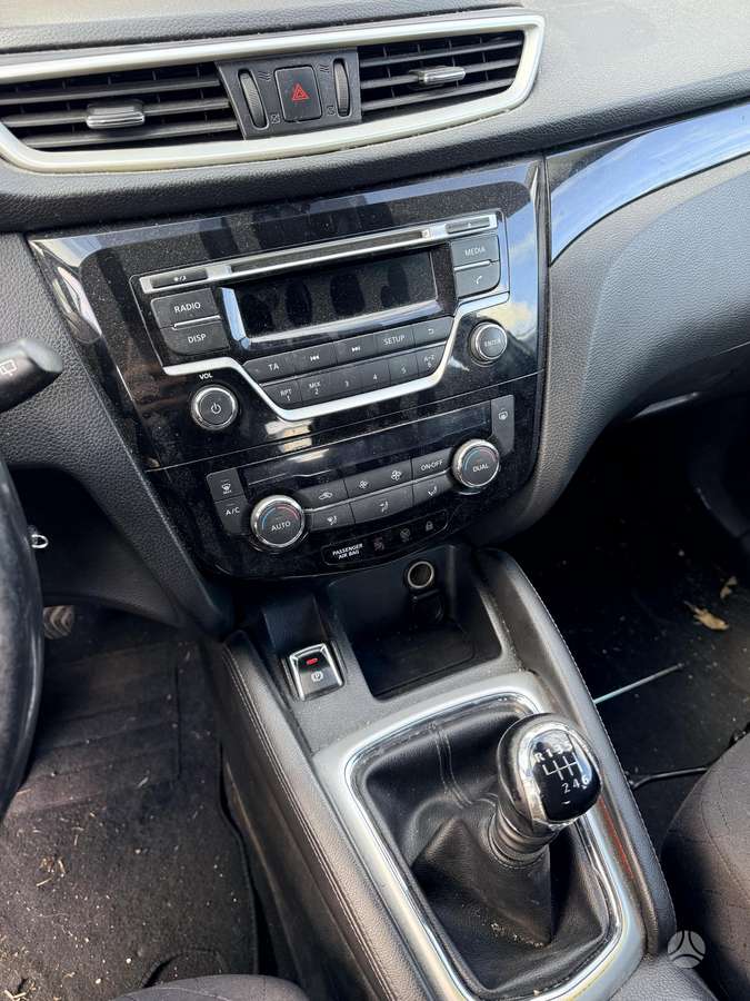 Nissan Qashqai 2015 — фото 11