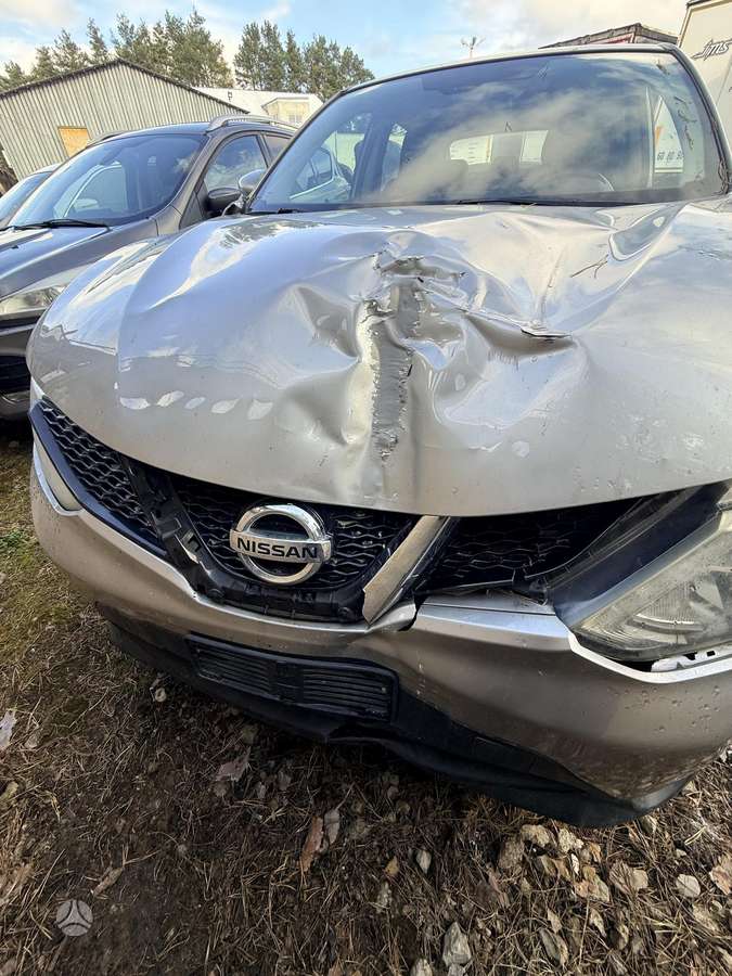Nissan Qashqai 2015 — салон