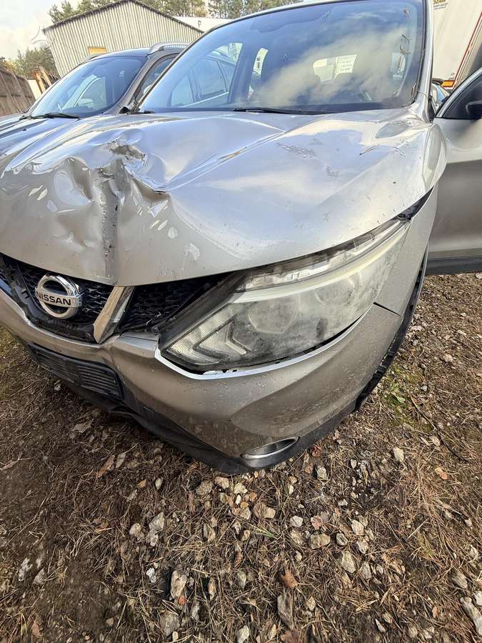 Nissan Qashqai 2015 — двигун 1461 cm³, 110 HP (81kW)