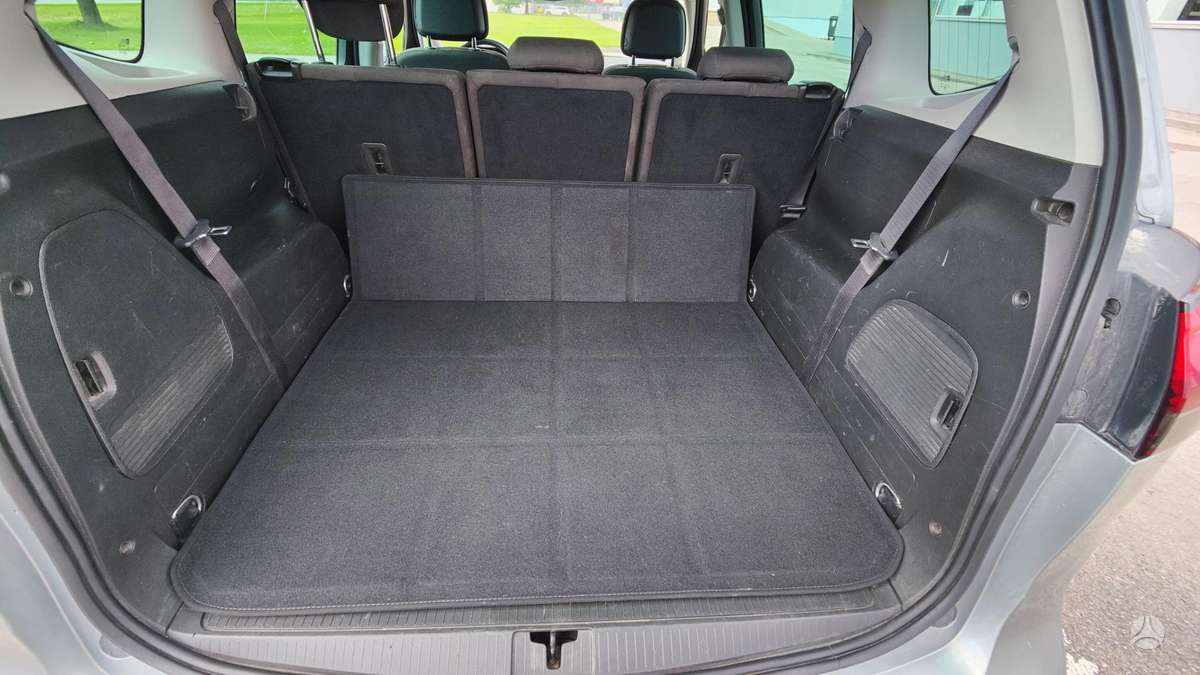 Opel Zafira 2013 — photo 11