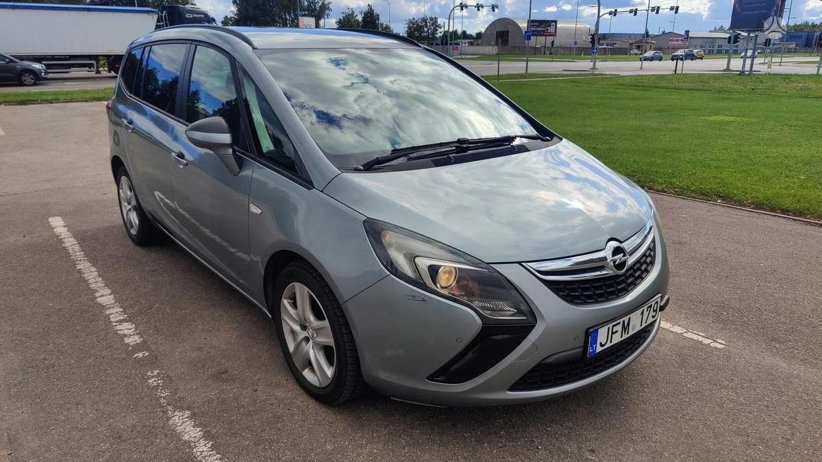 Opel Zafira 2013 — photo 6