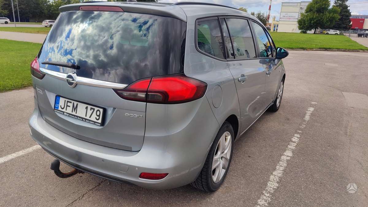 Opel Zafira 2013 — photo 7