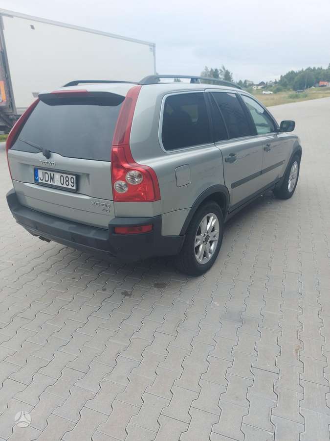 Volvo XC90 2004 — engine 2400 cm³, 163 HP (120kW)