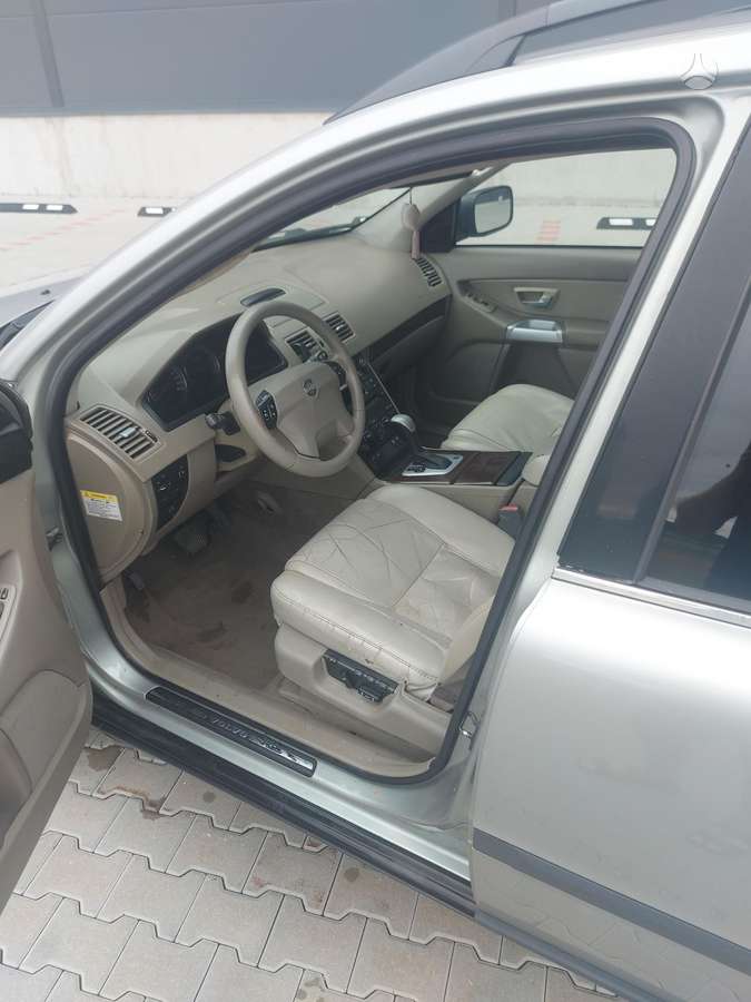 Volvo XC90 2004 — photo 7