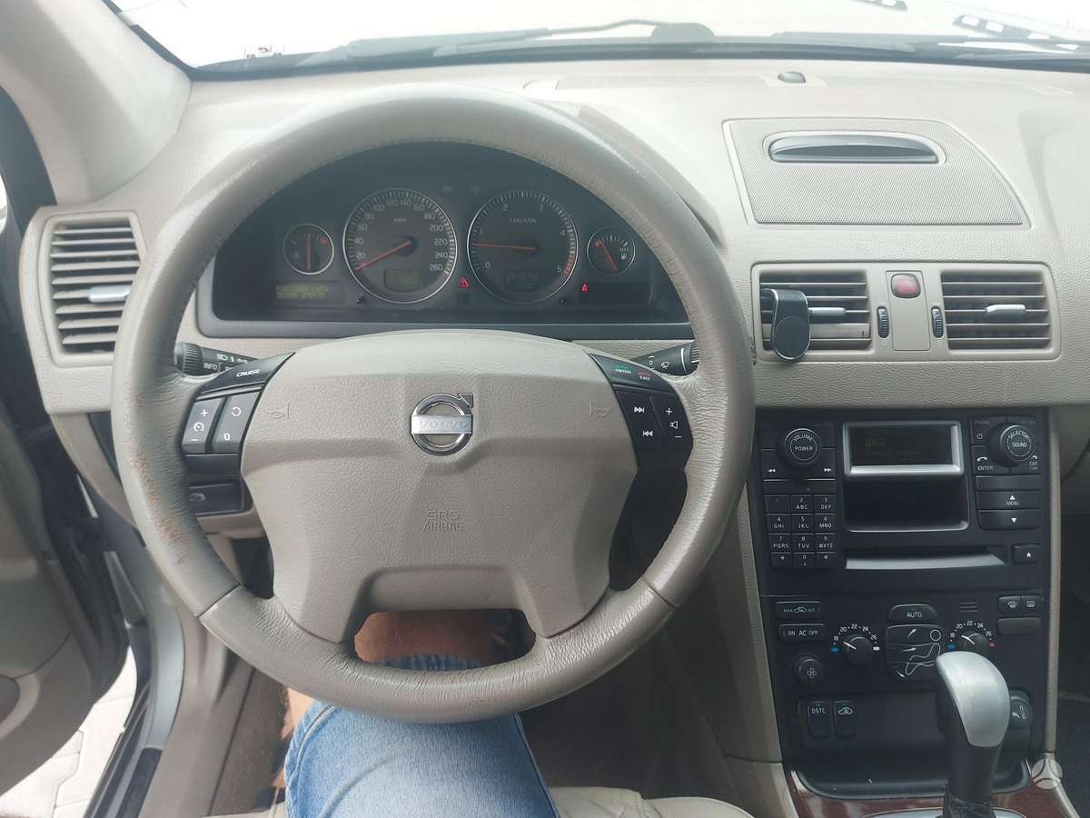 Volvo XC90 2004 — photo 8