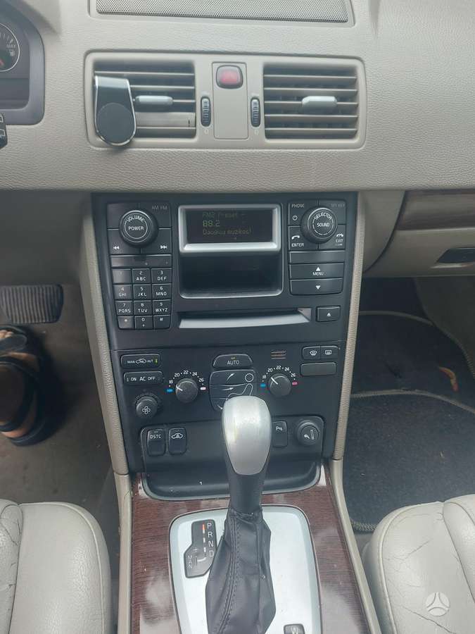 Volvo XC90 2004 — photo 9