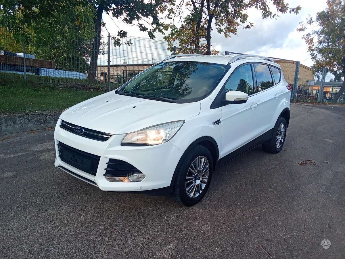 Ford Kuga 2013 — вигляд ззаду