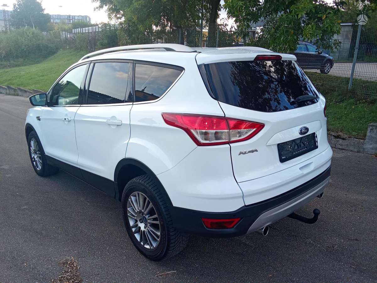 Ford Kuga 2013 — салон