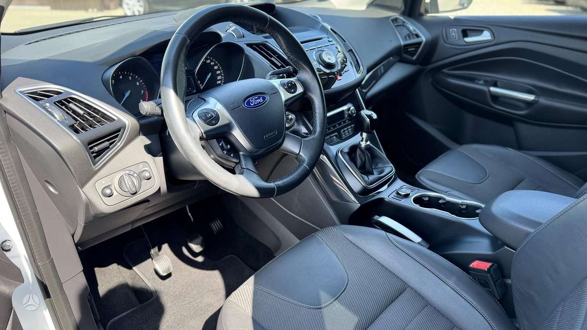 Ford Kuga 2014 — photo 10