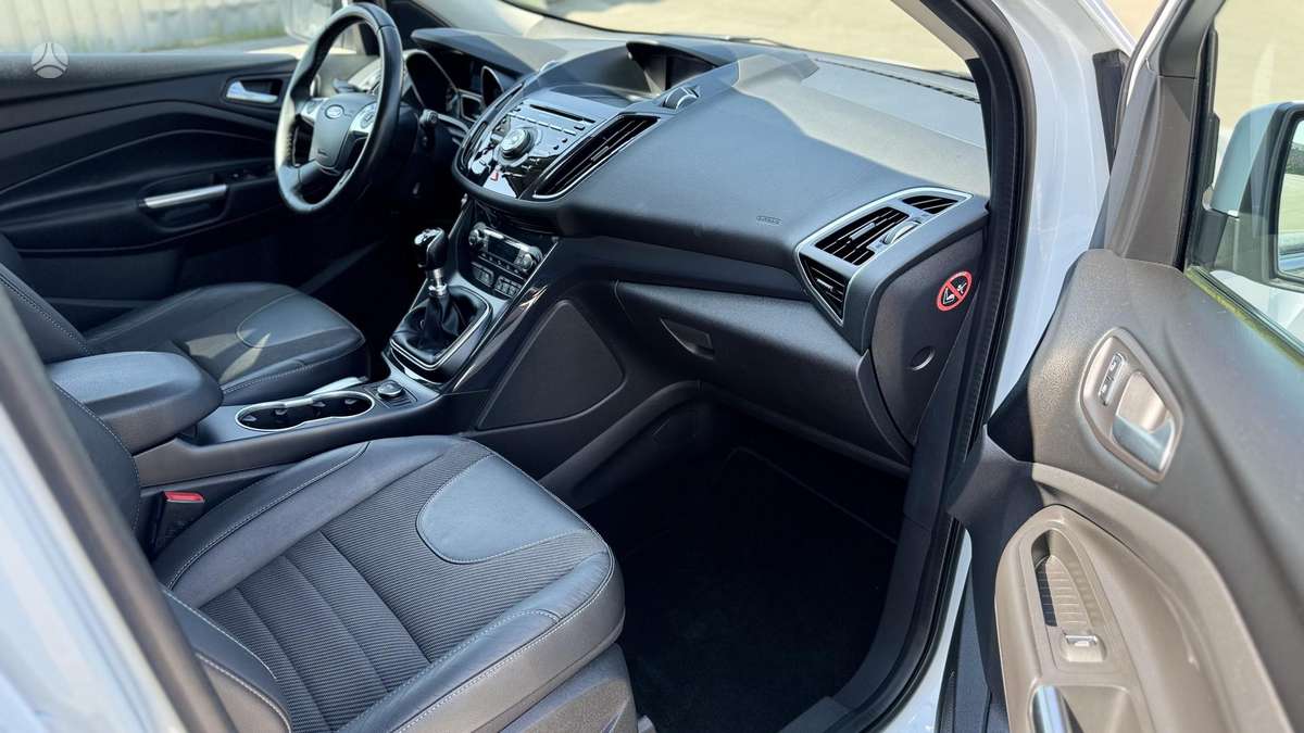 Ford Kuga 2014 — photo 14