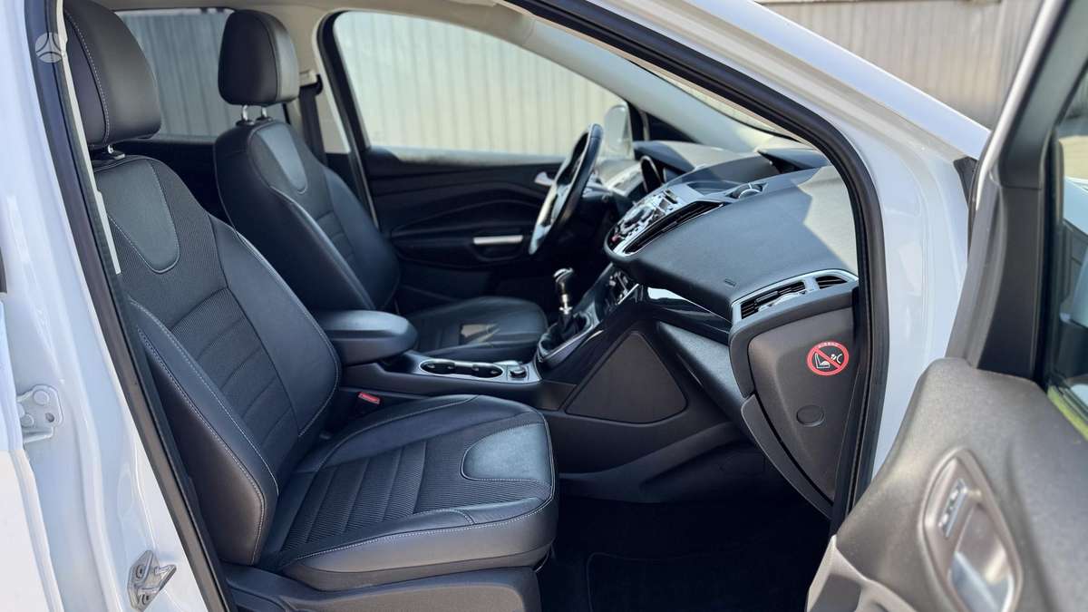 Ford Kuga 2014 — photo 15