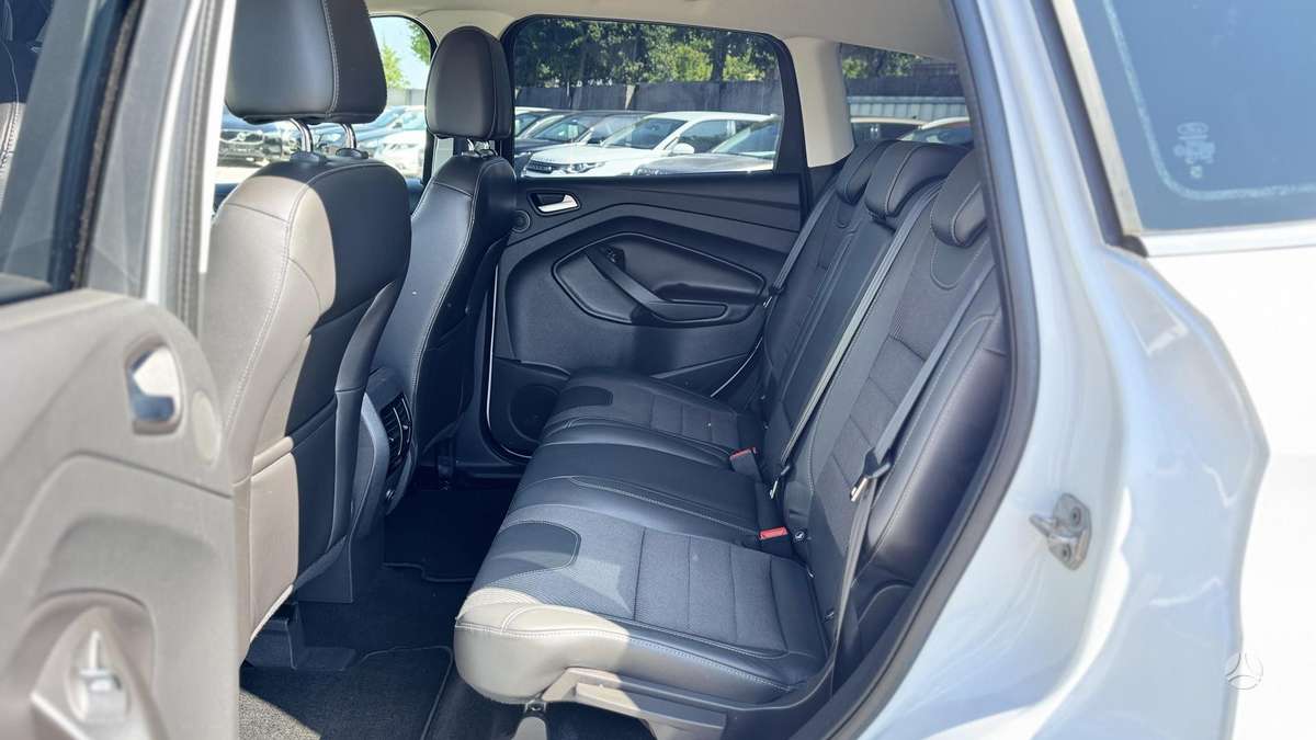 Ford Kuga 2014 — photo 17