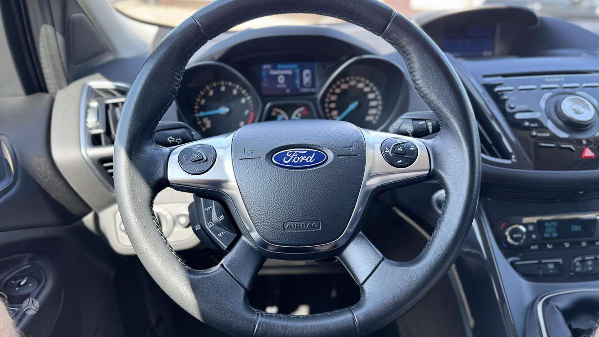 Ford Kuga 2014 — photo 19