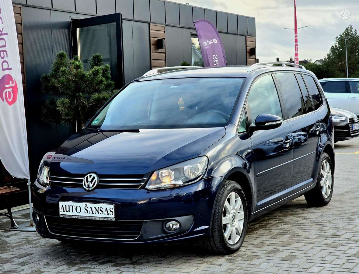 Volkswagen Touran 2014 — вигляд ззаду