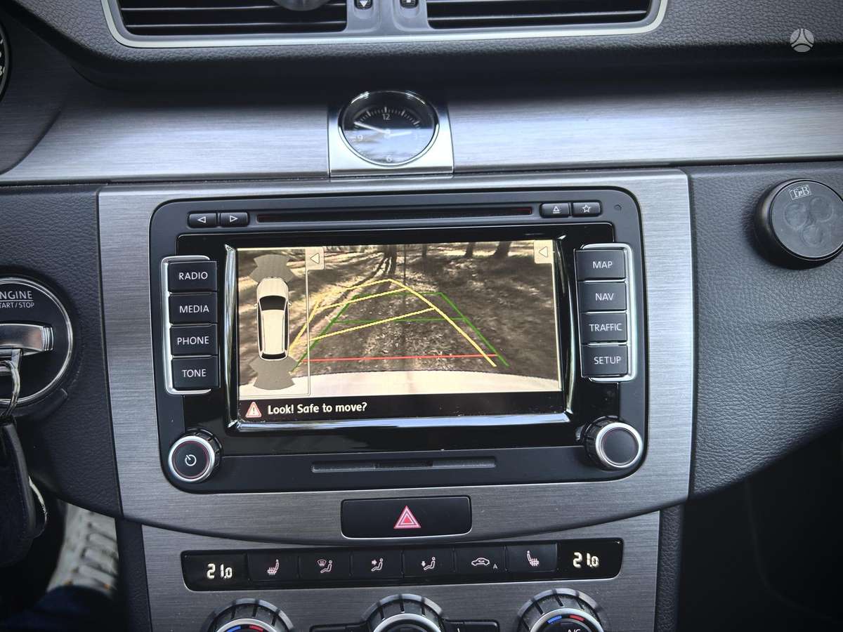 Volkswagen Passat 2012 — photo 9