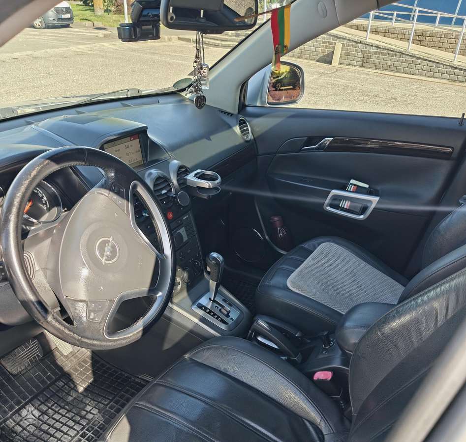 Opel Antara 2009 — photo 19