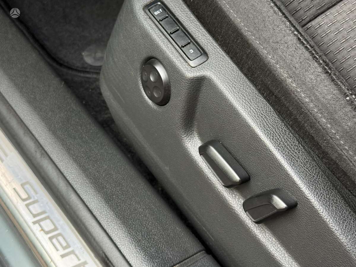 Skoda Superb 2011 — фото 15