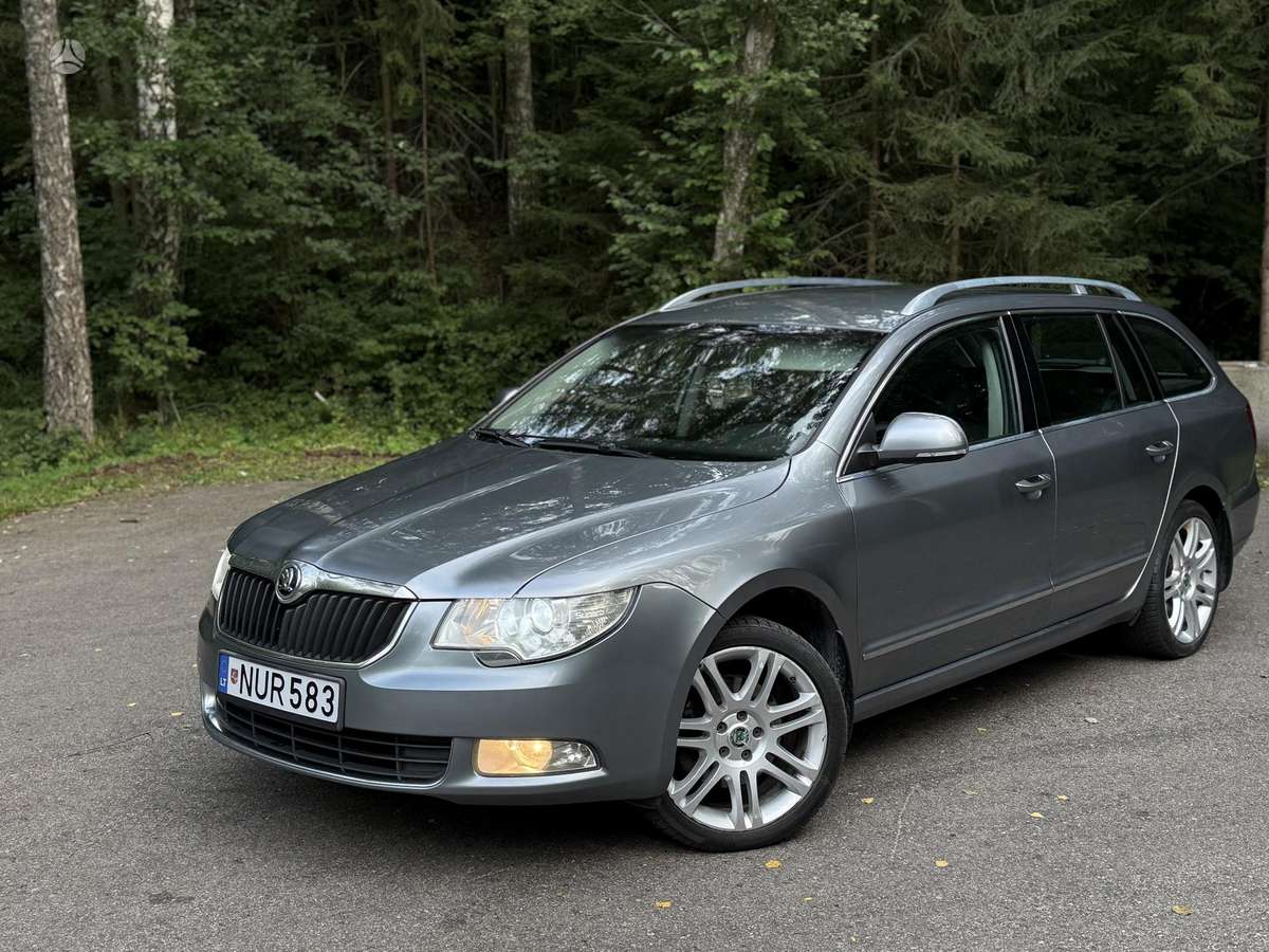 Skoda Superb 2011 — салон